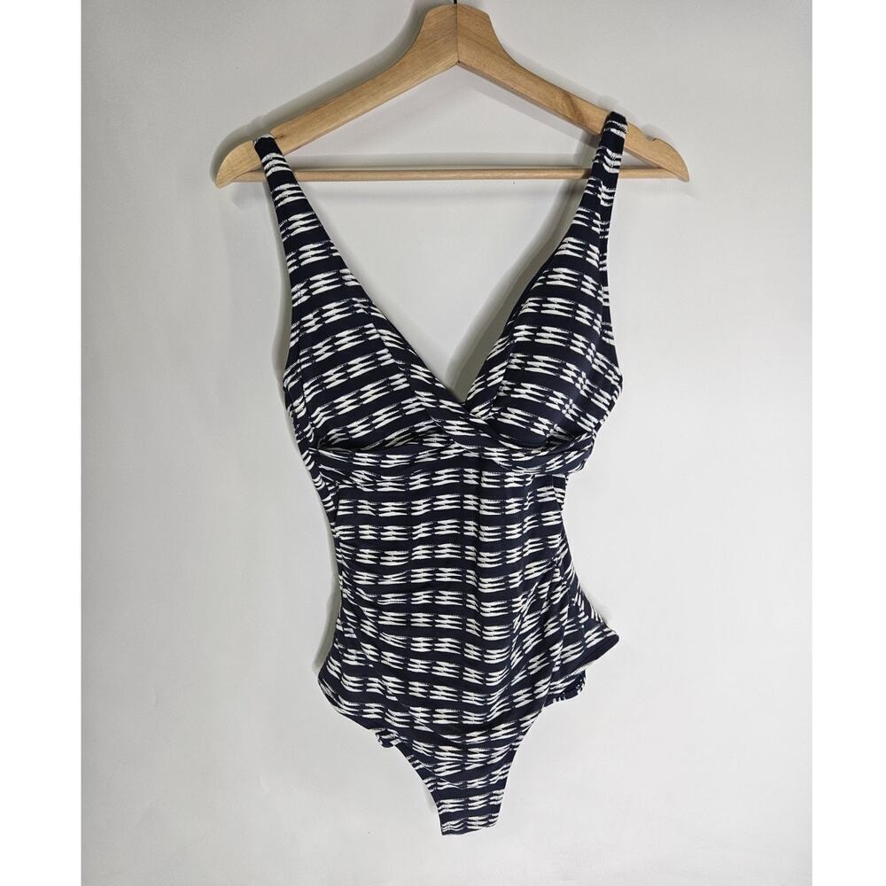 Nip Tuck Textired One Piece Swim Suit Size 8 Women Multi Fit Cup 1-3
